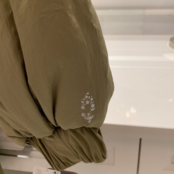 Free People cozy and warm jacket - Picture 7 of 11